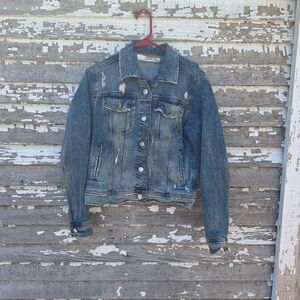 🌟 Zara Distressed Jean Jacket Size Medium